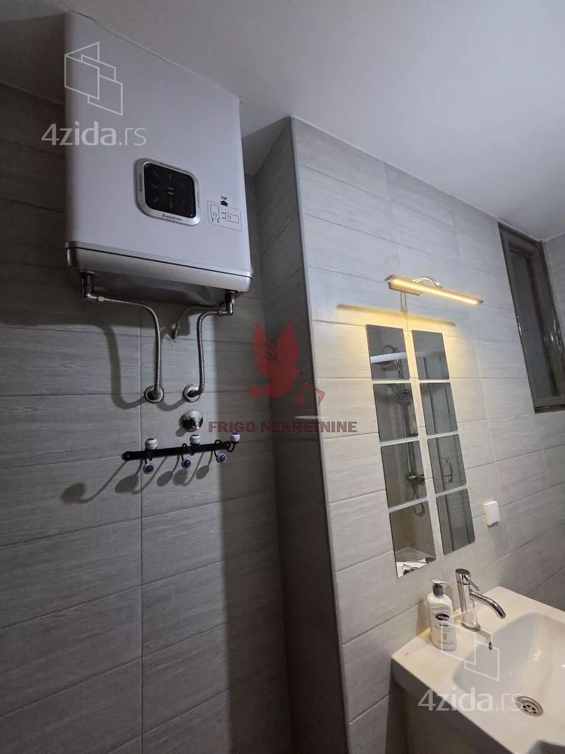 Četvoroiposoban stan | 4zida