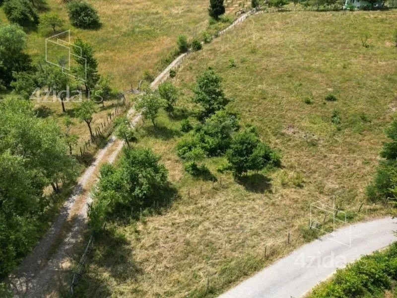 Plac | 4zida