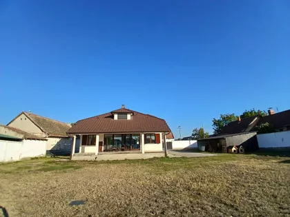 Karađorđeva 33 | 4zida.rs