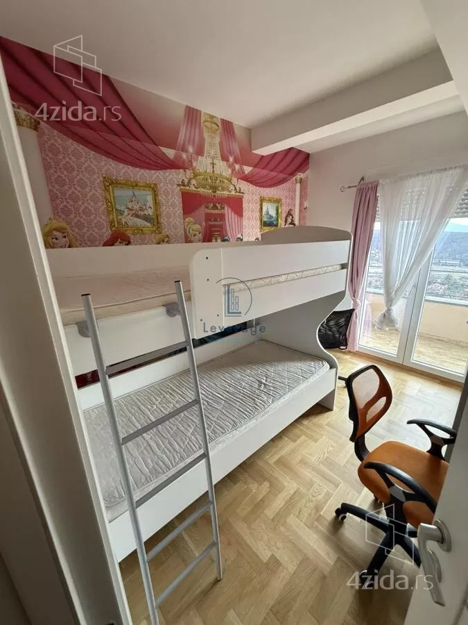 Četvoroiposoban stan | 4zida