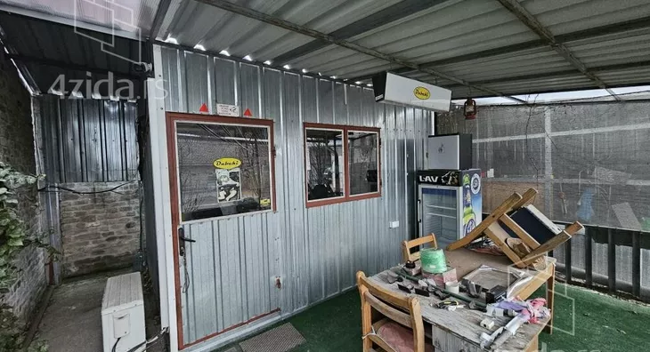 Poslovna zgrada | 4zida