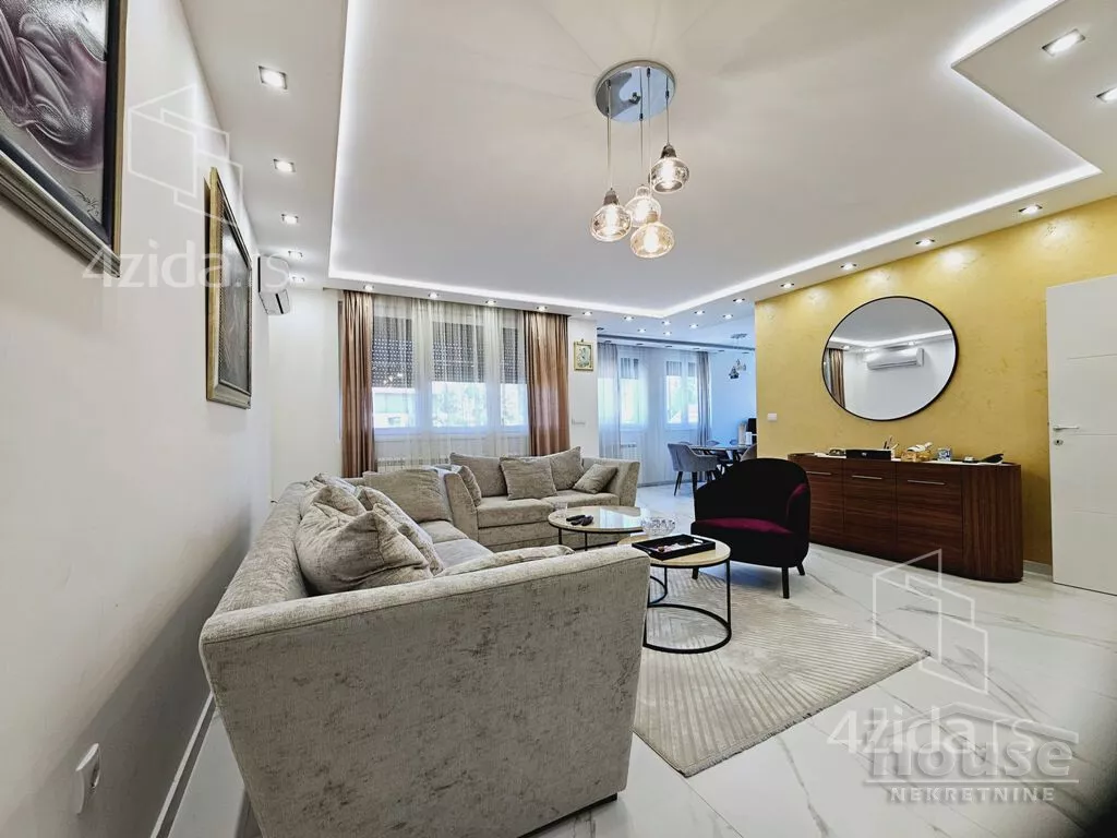 Petosoban stan | 4zida