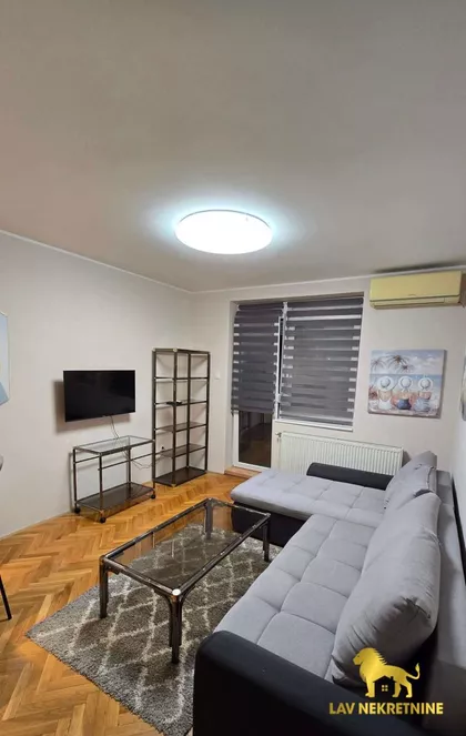 KOLO SRPSKIH SESTARA | 4zida.rs