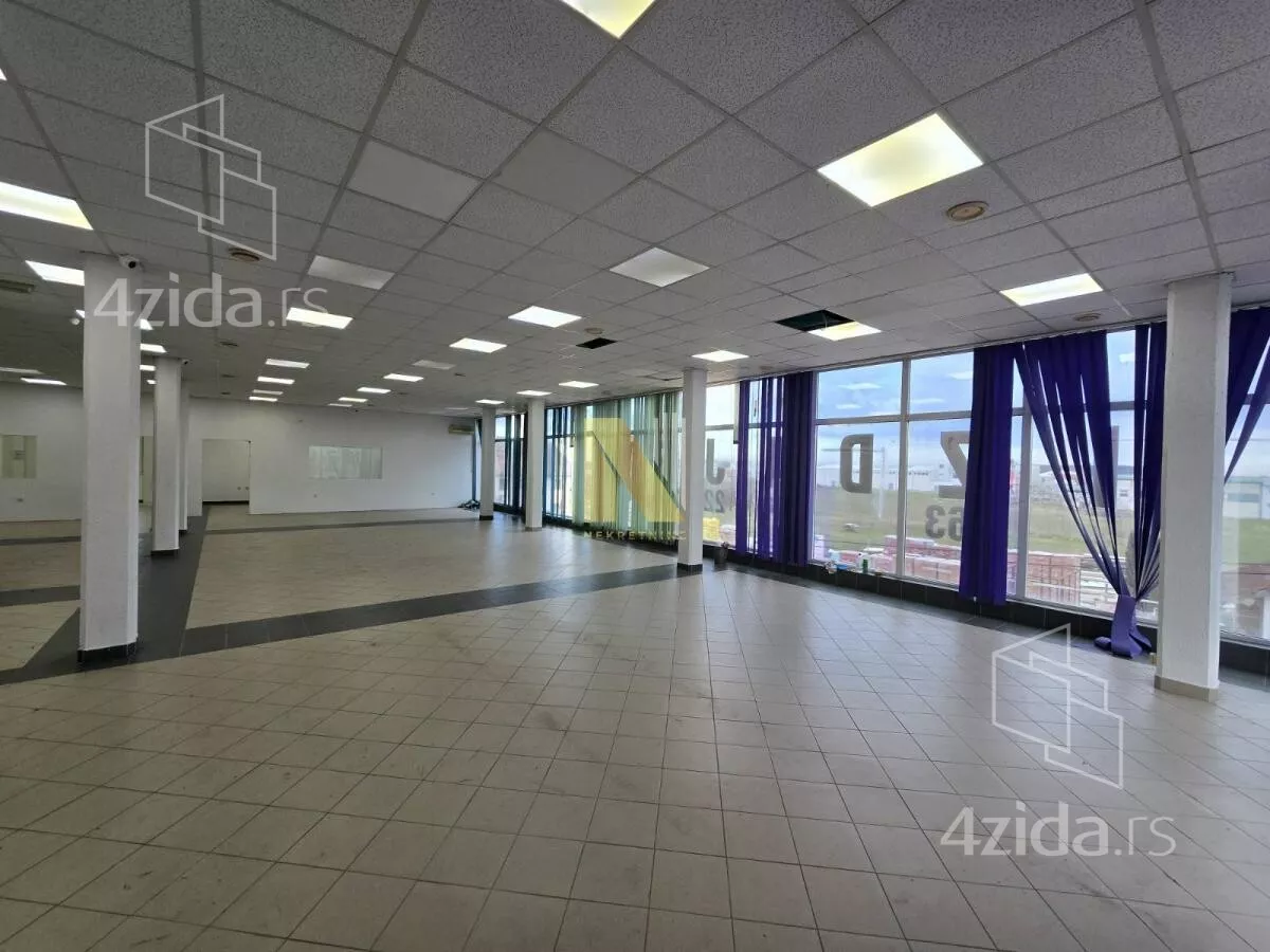 Poslovna zgrada | 4zida