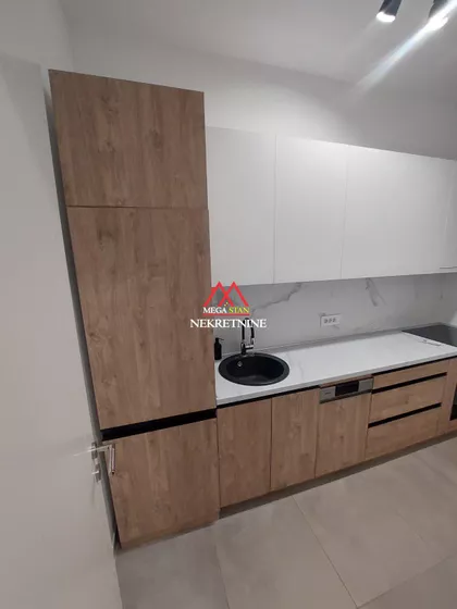 Lovćenska | 4zida.rs