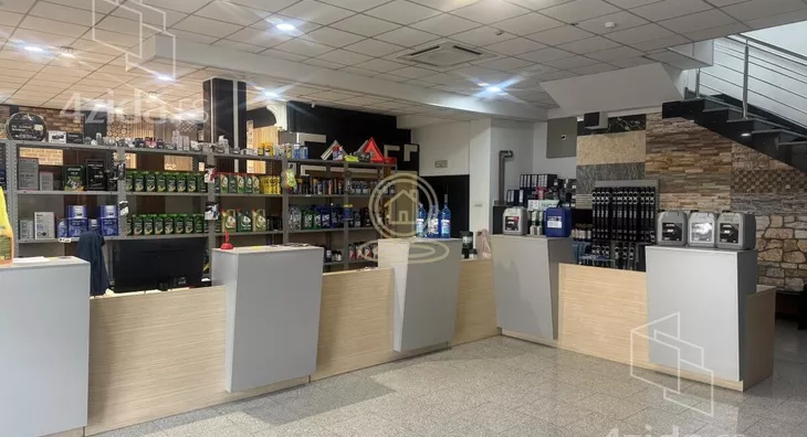 Poslovna zgrada | 4zida