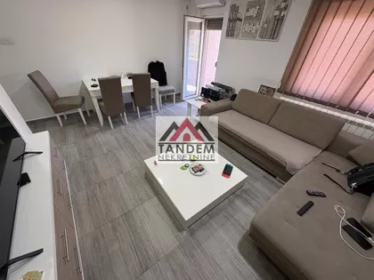 Crveni Pevac | 4zida.rs