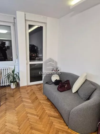 Pariske komune | 4zida.rs