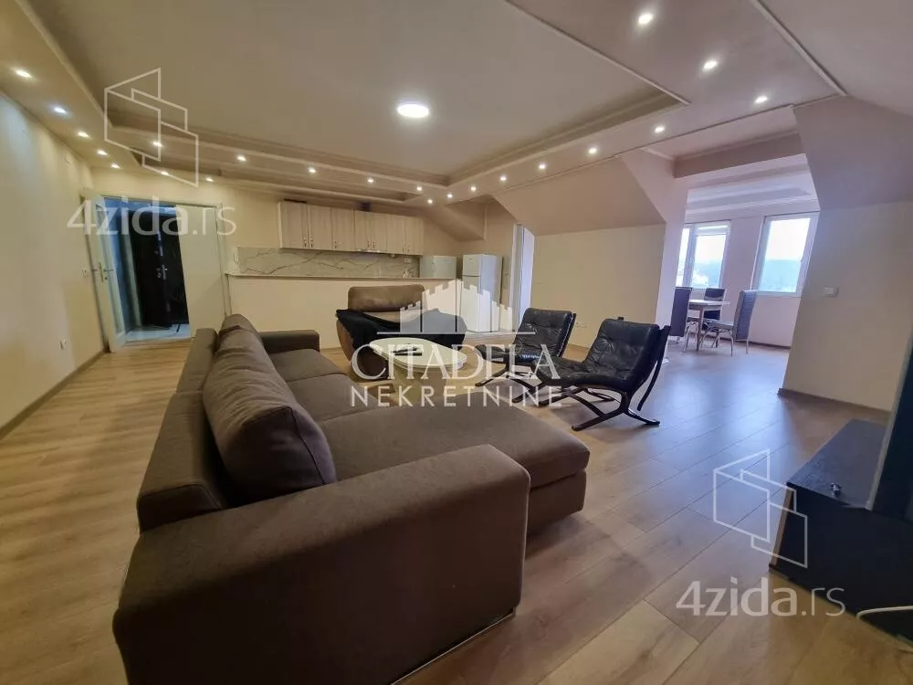 Petosoban stan | 4zida