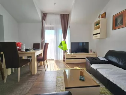 Crveni Pevac | 4zida.rs