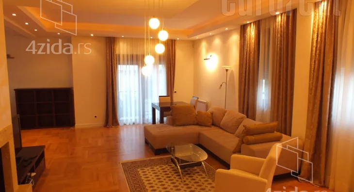 Četvoroiposoban stan | 4zida