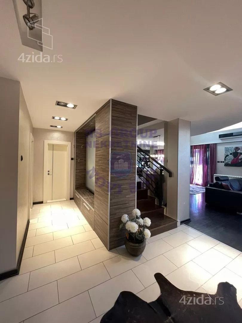 Sedmosoban stan | 4zida