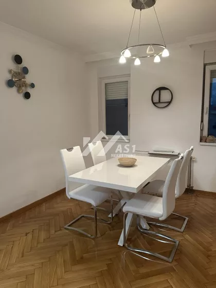 Vuka Karadžića | 4zida.rs