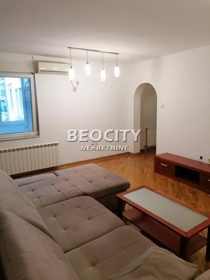 Trg Majke Jevrosime | 4zida.rs