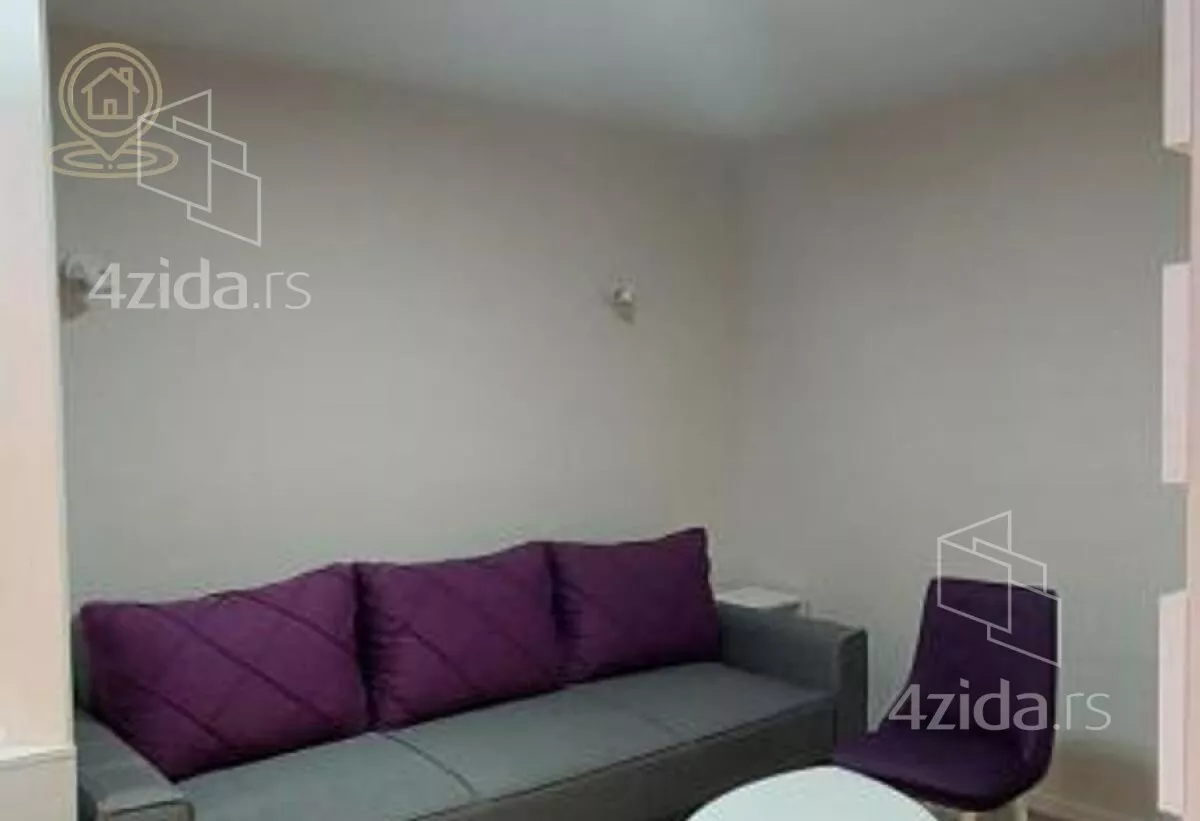 Poslovna zgrada | 4zida