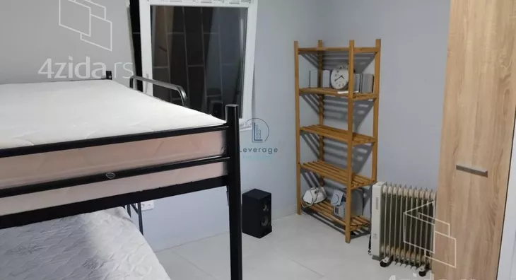 Šestosoban stan | 4zida