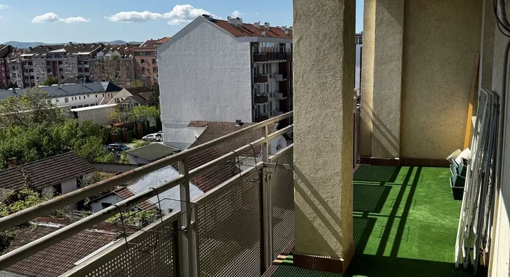 Petosoban stan | 4zida