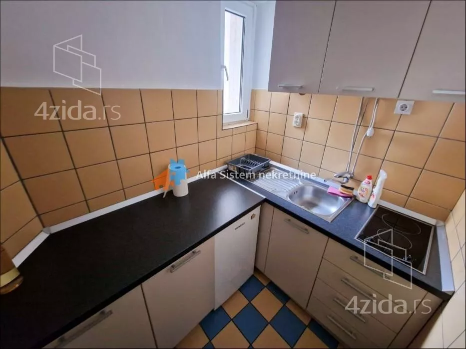 Četvoroiposoban stan | 4zida