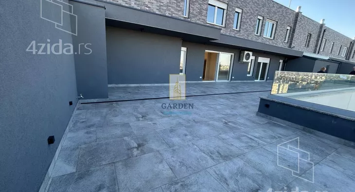 Četvoroiposoban stan | 4zida