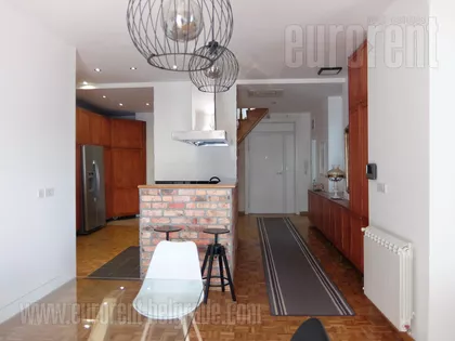 KOSANČIĆEV VENAC | 4zida.rs