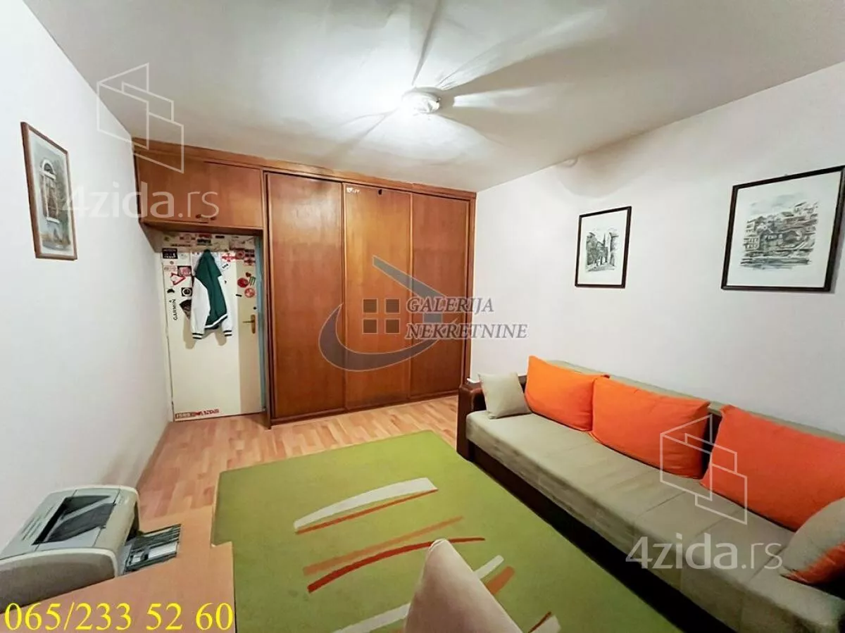 Šestosoban stan | 4zida