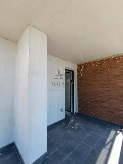 Stari Banovci | 4zida.rs