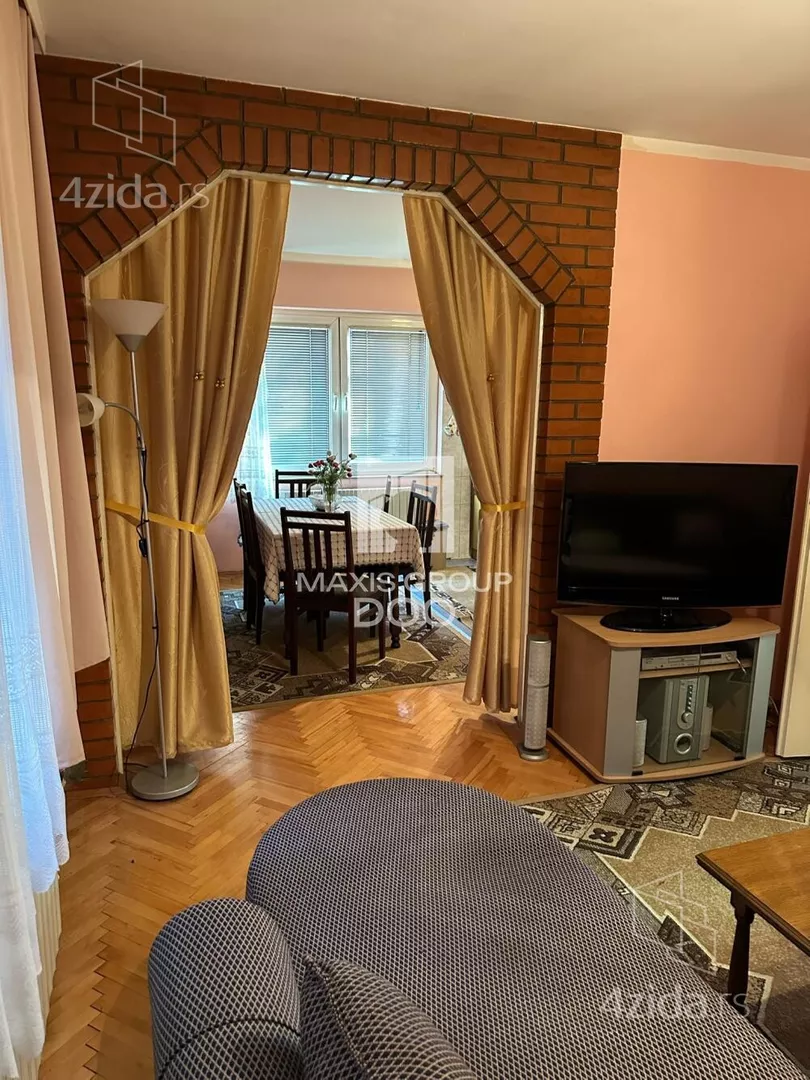 Četvoroiposoban stan | 4zida