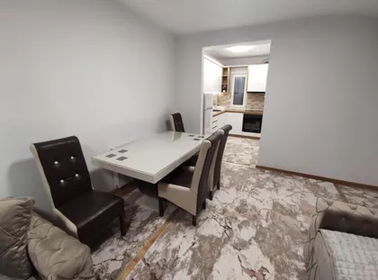 Crveni Pevac | 4zida.rs
