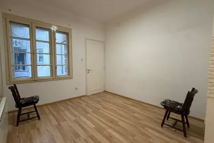Maršala Birjuzova bb | 4zida.rs