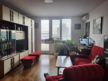 Pariske komune | 4zida.rs