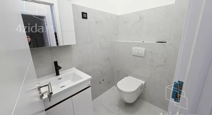 Četvoroiposoban stan | 4zida