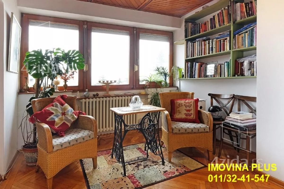 Šestosoban stan | 4zida