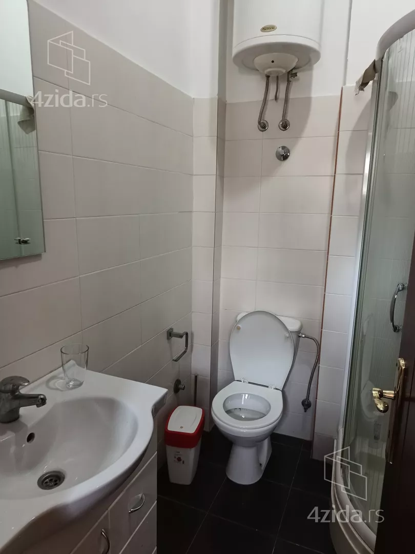 Četvoroiposoban stan | 4zida