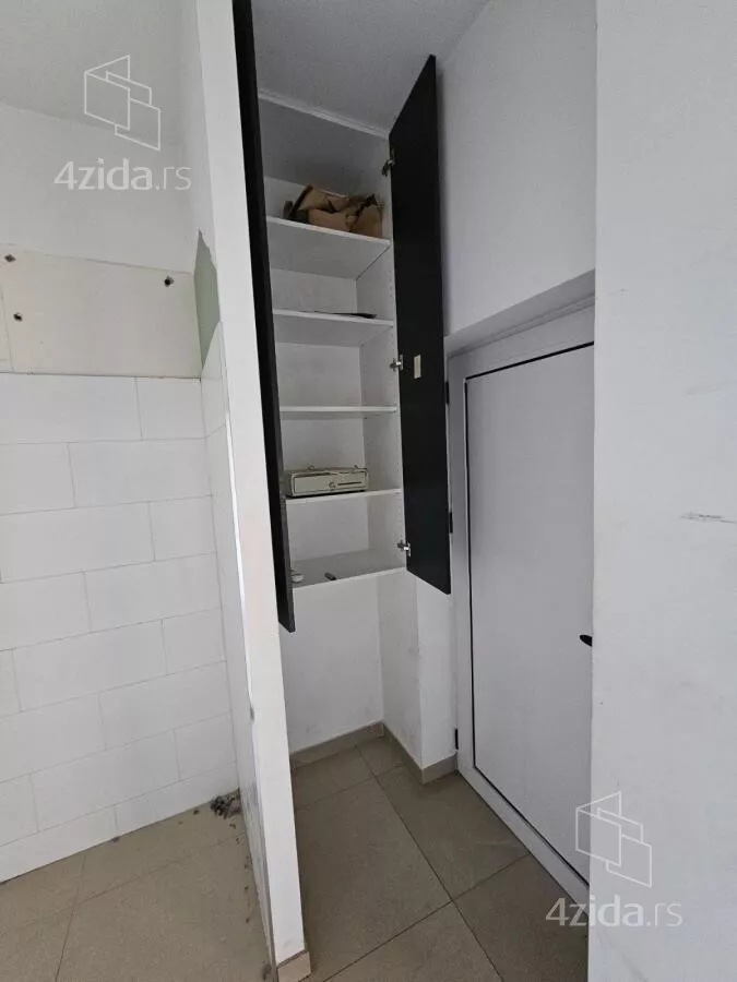 Lokal | 4zida