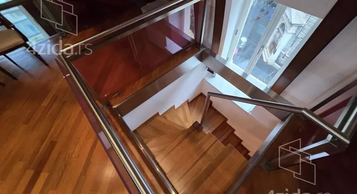 Šestosoban stan | 4zida