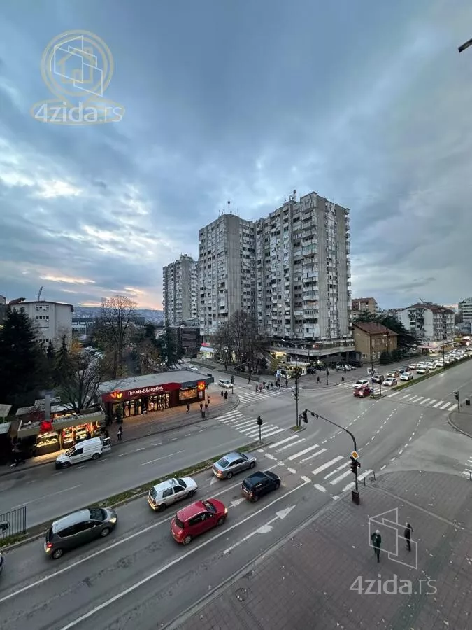 Troiposoban stan | 4zida