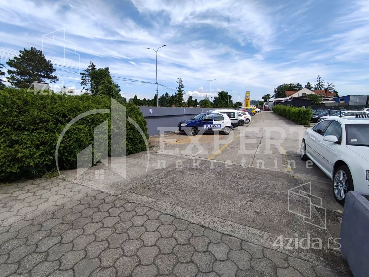 Lokal | 4zida