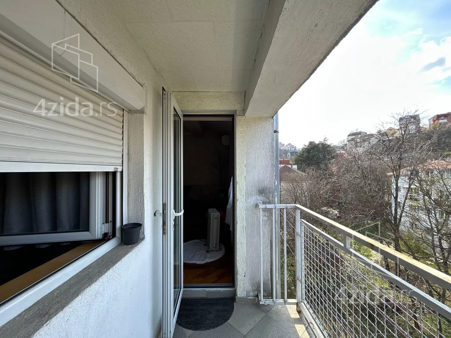 Četvoroiposoban stan | 4zida