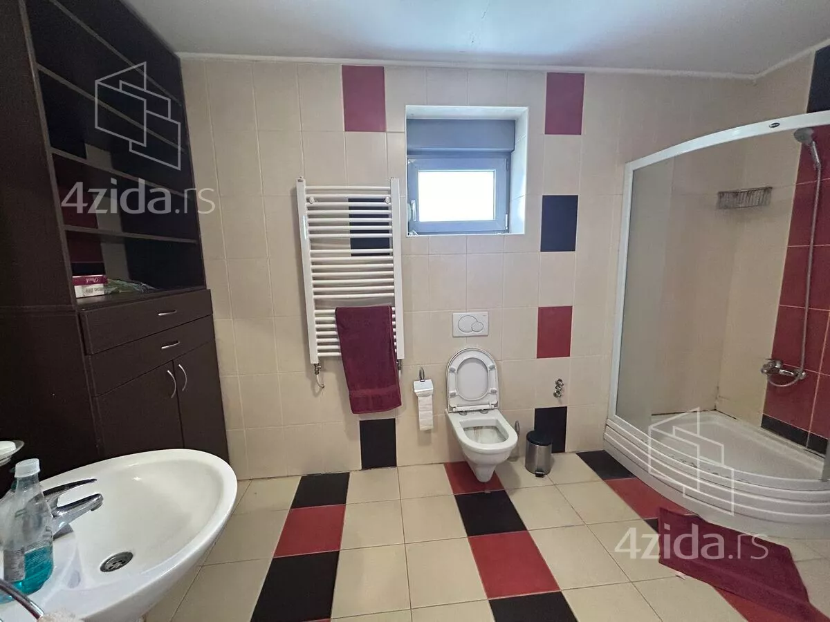 3-etažna kuća | 4zida