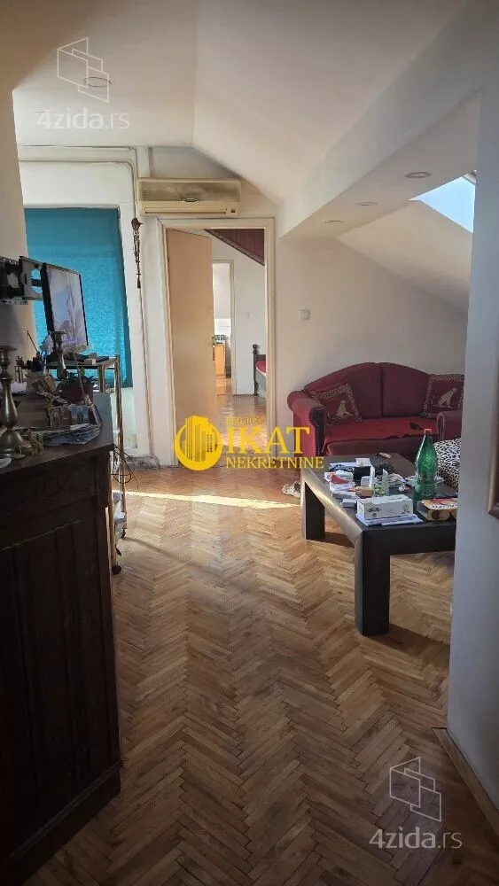 Šestosoban stan | 4zida