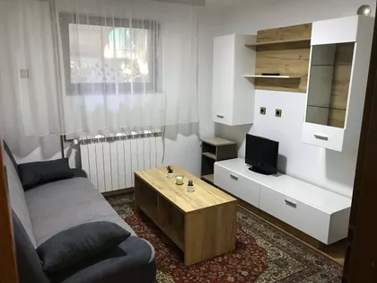 Crveno barjace 1c | 4zida.rs