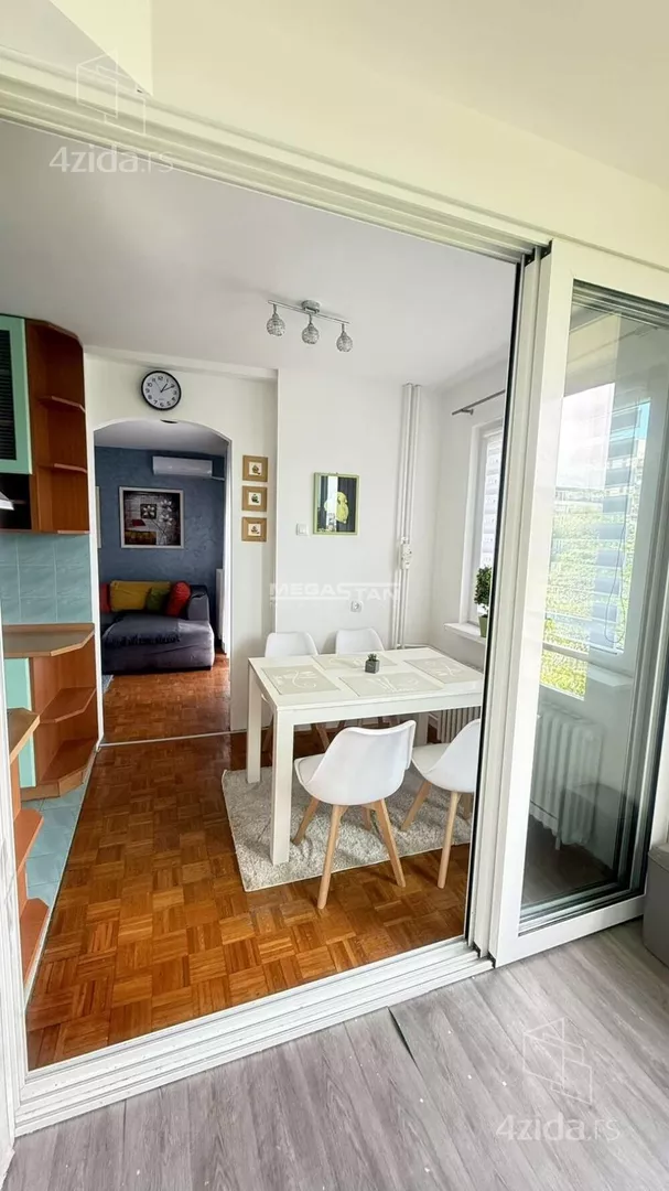 Dvoiposoban stan | 4zida