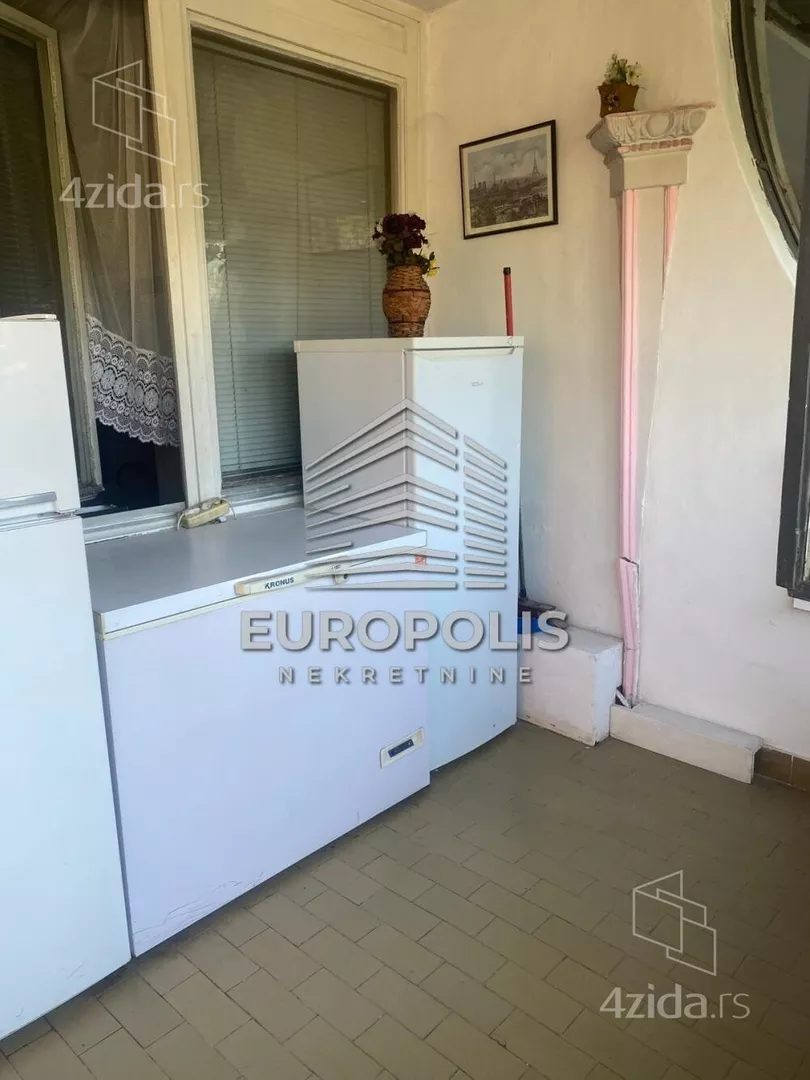 Troiposoban stan | 4zida