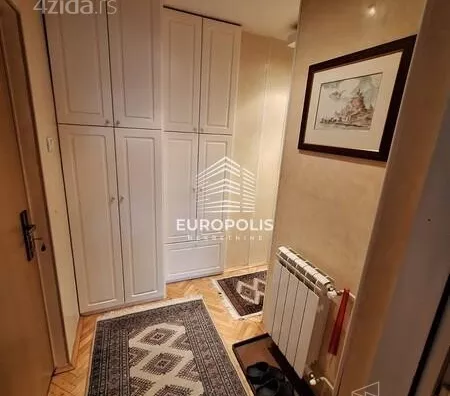Četvoroiposoban stan | 4zida