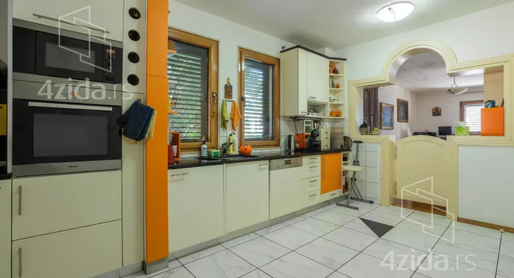 6-etažna kuća | 4zida