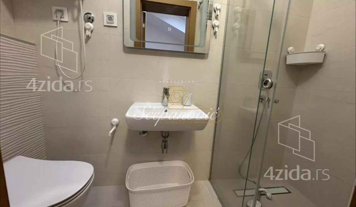 Petosoban stan | 4zida