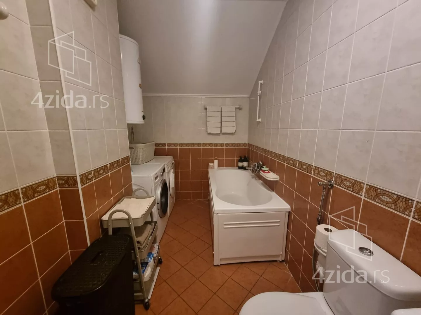 Troiposoban stan | 4zida