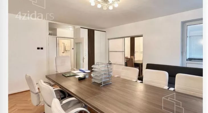 Sedmosoban stan | 4zida