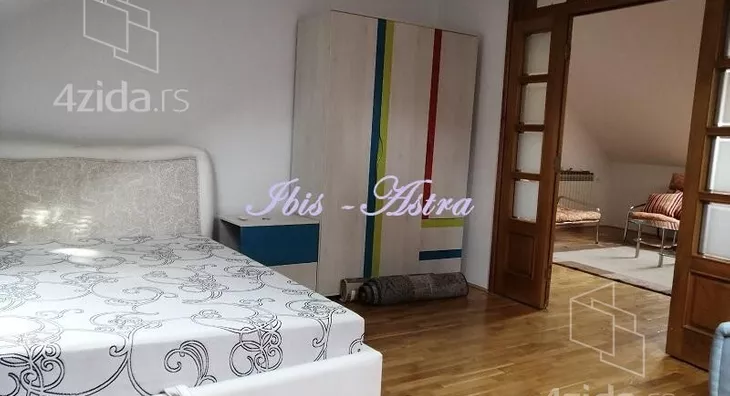 Četvoroiposoban stan | 4zida