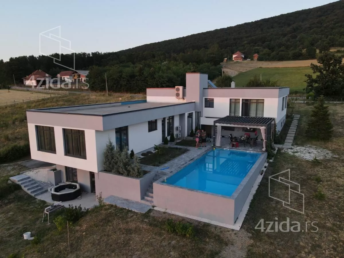 Kuća | 4zida